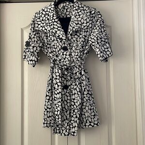 𝅺AMBITION shortsleeved jacket size PS, black and white, new.